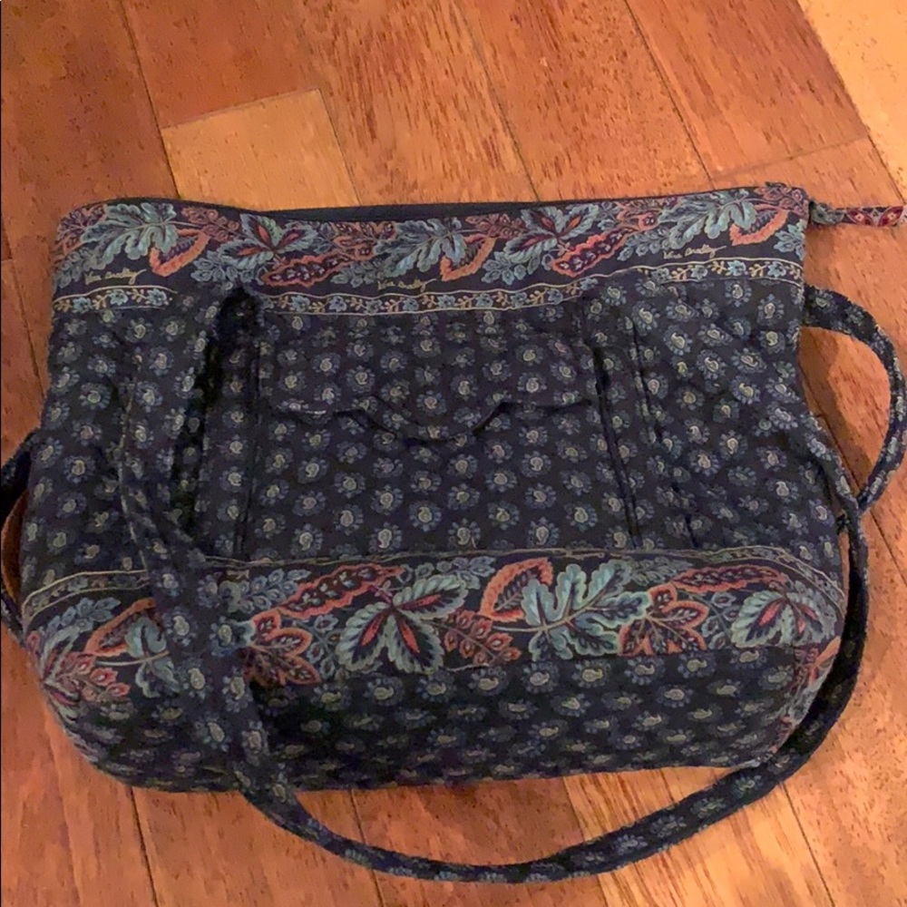 Vera Bradley tote bag.